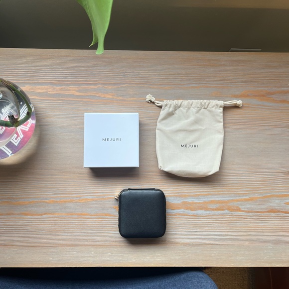 Mejuri Jewelry - Mejuri Travel Jewelry Case NWT